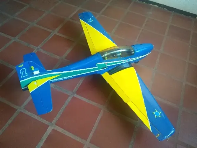 Aeromodelo Tucano The World Models 20CC