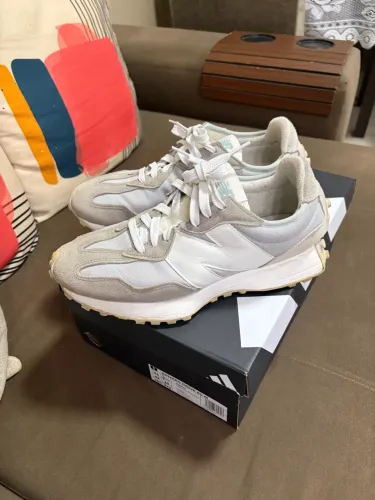 Tênis New balance 327 v1 