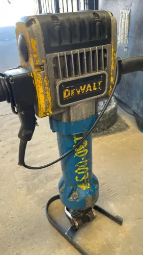 *ACEITO PROPOSTAS* MARTELO ROMPEDOR 30KG (130-0037) - DEWALT D25980-B2