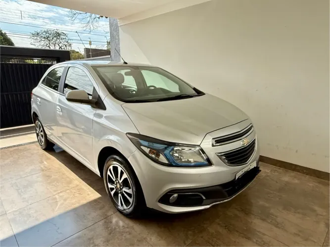 Chevrolet Onix Hatch LTZ 1.4 8V Flex Power Mec. 4P 2016