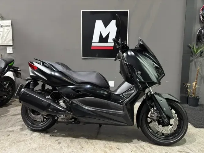 YAMAHA XMAX ABS 2022 20.000km - Revisada - Baixa km - Sem detalhes - Acessórios