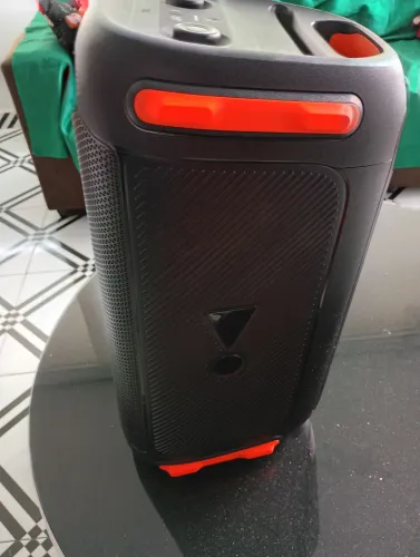 Vendo Caixa JBL original Party Box 110 com nota fiscal.. Estado de zero.