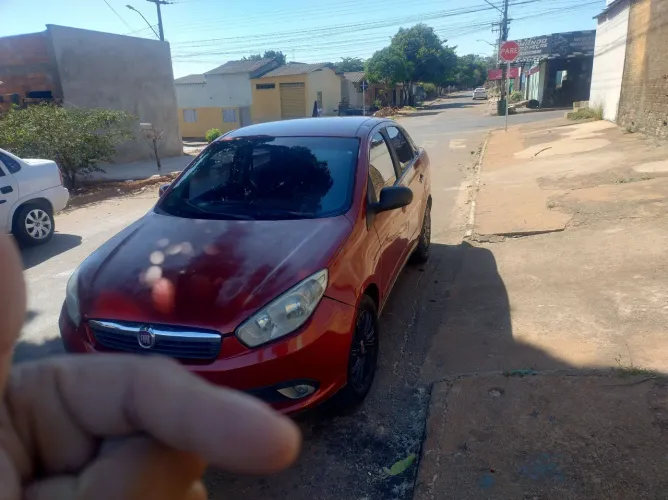 Fiat Grand Siena Attrac. 1.4 EVO F.flex 8V 2013