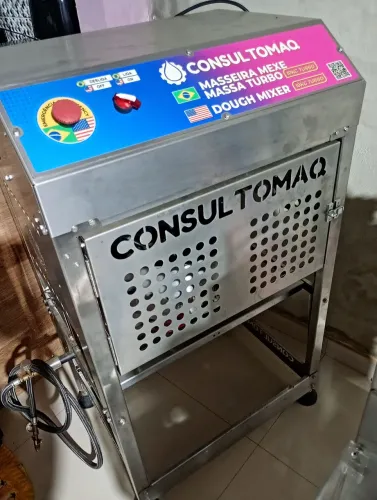 Maquinário de produção de salgados