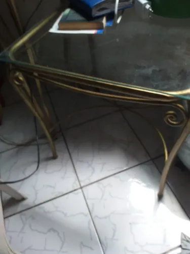 Vendo mesinha de ferro 