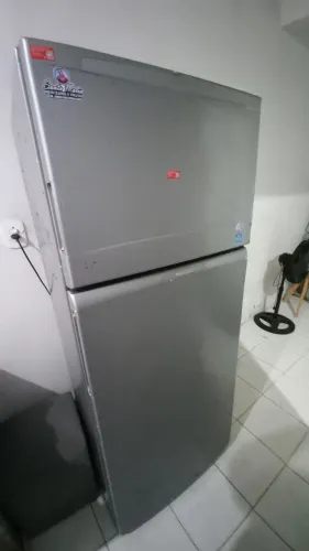 Vende-se geladeira 500 reais motivo mudança