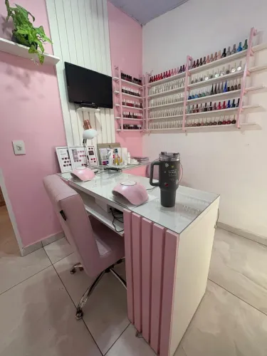 PRATELEIRAS PARA ESMALTES