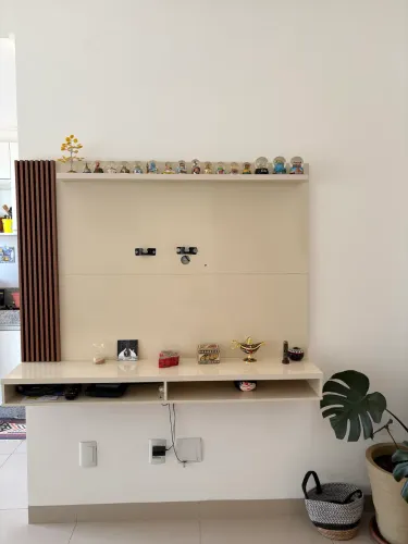 Painel (Rack) TV suspenso 