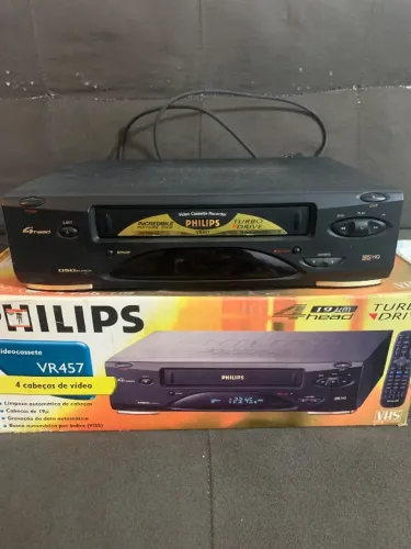 Videocassete Philips. Caixa, manual e controle originais.