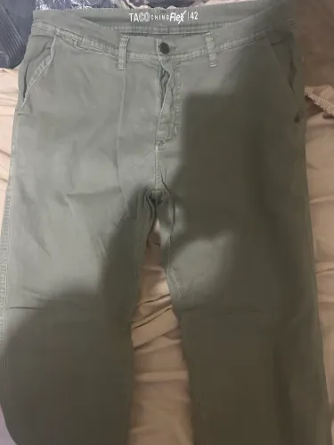 calça social chino Taco, verde musgo. Nova, Nunca usada.