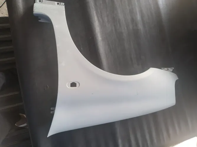 Paralama renalt Clio 99/Novo nunca usado ! Com primer pronto pra pintura 