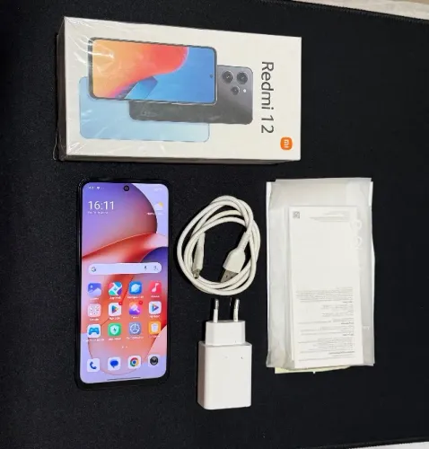 Celular Xiaomi Redmi 12 Única dona com nota fiscal e acessórios originais