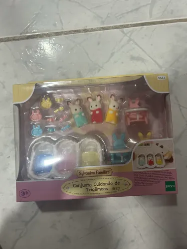 Sylvanian Families Conjunto Cuidando de Trigêmeos ( LACRADO )