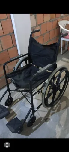 Cadeira de rodas grande