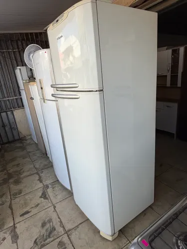 Geladeira duplex Eletrolux Frost Free