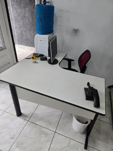 Mesa Escritório em L com 2 gavetas