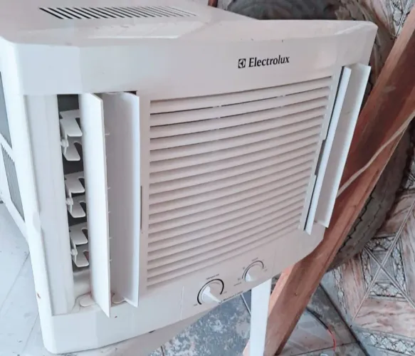 Vendo ar condicionado funcionando perfeitamente bem 