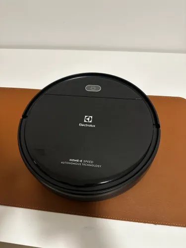 Robô Aspirador Electrolux ERB10 Bivolt