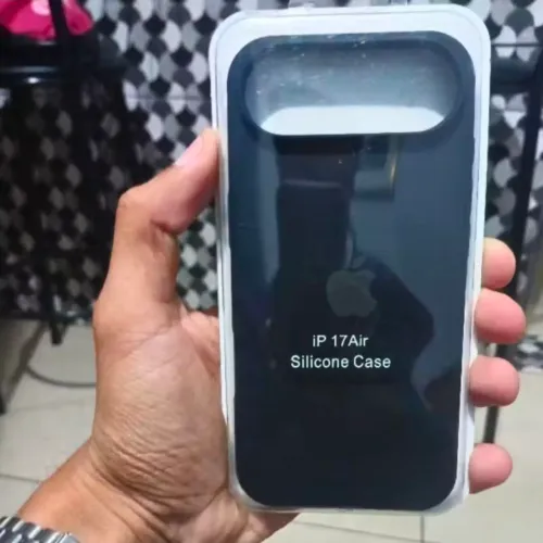Capa iPhone 17 Air Silicone Case