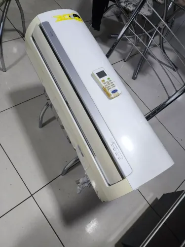 Evaporadora Springer midea 12milbtus com controle e suporte. Já higienizada. 