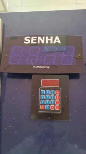 Chamador de senha automática com teclado