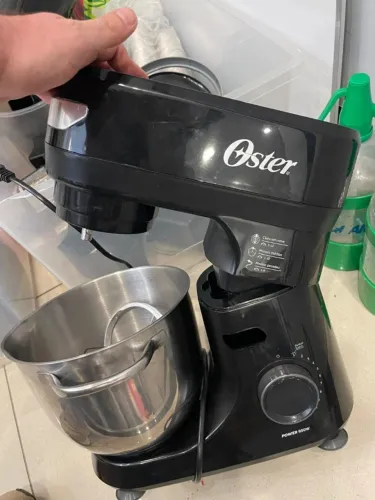 Batedeira Planetária Oster 850w Preto/inox Frequência 1 (Usado)