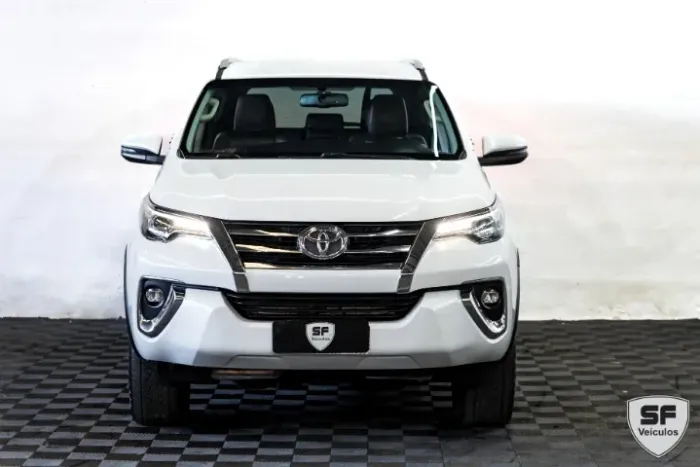 Toyota Hilux SW4 SRX 4X4 2.8 TDI 16V Dies. Aut. 2019