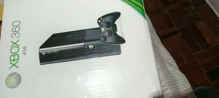 Xbox 360 pouco usado funcionando perfeitamente.
