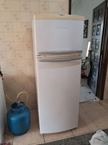 Vendo geladeira Brastemp