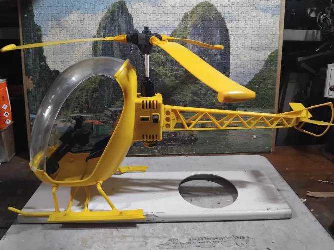Helicóptero Falcon estrela anos 70.