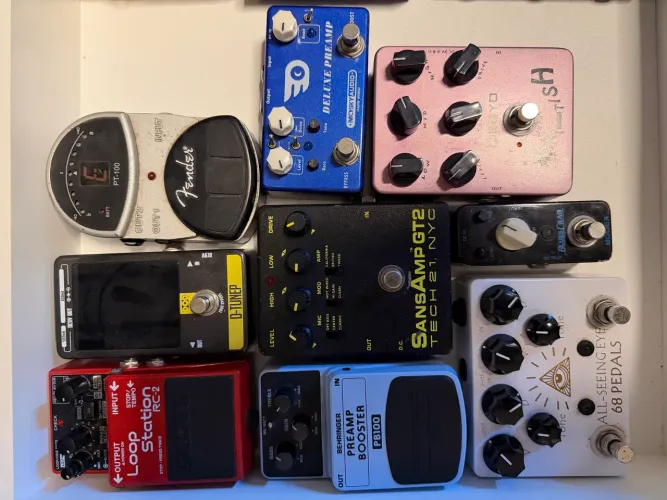 Vários pedais Boss, Mooer, Sansamp, Tech21, DOD, fender - vendo separados