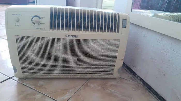 Ar condicionado janeleiro com defeito