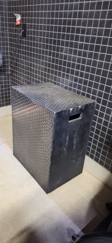 Caixote com antiderrapante