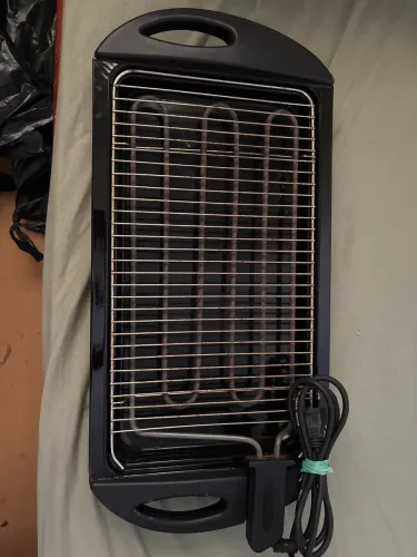 Vendo churrasqueira eletrônica Fischer 220w