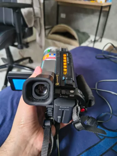 Camcoder Sony Digital Handycam DCR-TRV110 NTSC (Para Conserto ou Retirada de Peças)