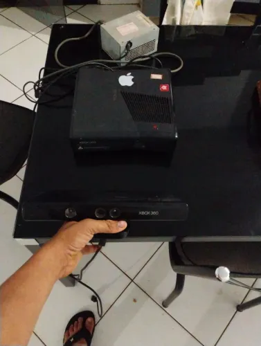 Xbox 360 modelo fat todos os acessórios tudo completo com Kinect com jogo god of war não j