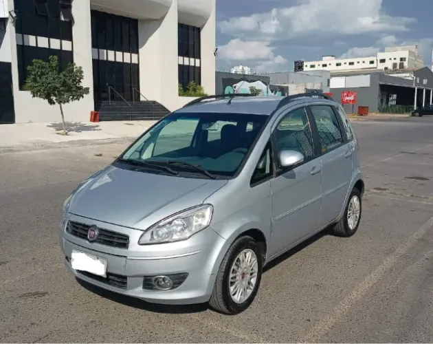 Fiat Idea Attractive 1.4 Fire Flex 8V 5P 2012