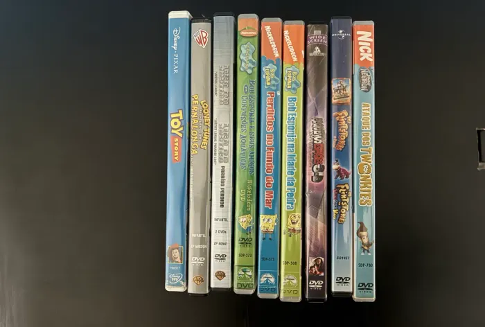 DVD Coleção Infantis (Bob Esponja, Jimmy Nêutron, Toy Story, Filntstones, Liga da Justiça