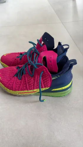Nike LeBron 18 Los Angeles by Night - 42