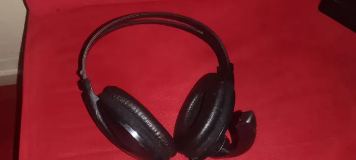 Vendo fone de ouvido com boas condições nada quebrado por r$ 80