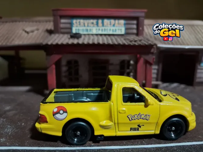 Hot Wheels Ford F150 SVT Lightning Custom 