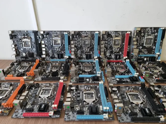 Lote com 15 Placa-Mãe com Defeito para Reparo ou Retirada de Peças 