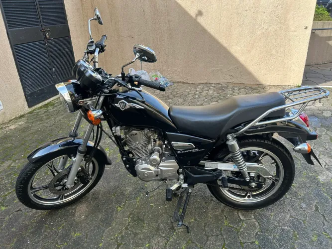 Linda Chopper Road 150 (antiga intruder)