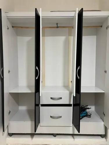 GUARDA ROUPA BOM ESTADO
