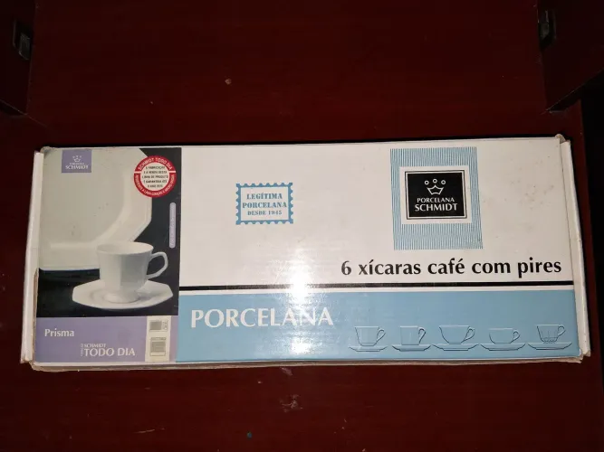 Conjunto de Xícaras e Pires para Café