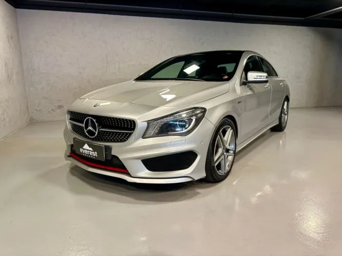Mercedes-Benz CLA-250 Sport 4matic 2.0 16V 211cv Aut. 2015