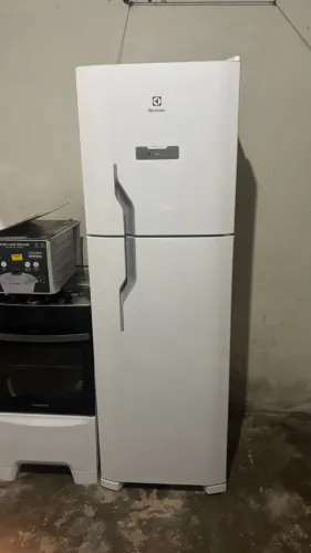 Geladeira Electrolux Frost Free 400L Efficient Turbo Freezer Duplex Branca
