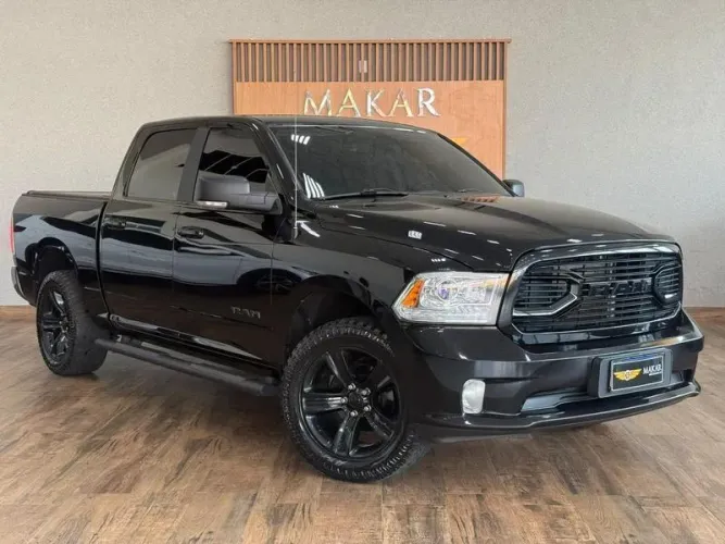 Ram Classic Laramie Night Edition 5.7 V8 16V Gasolina 4X4 Aut. 2023