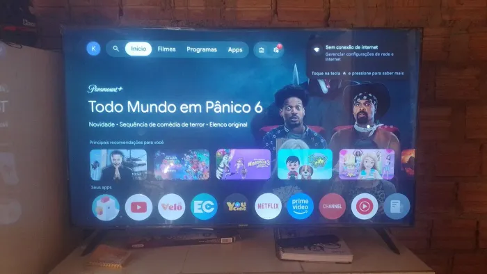 Vendo tv smart 50 polegadas conservada nova