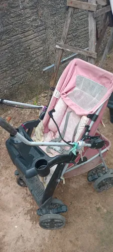 Vendo um carinho de nenê unisex semi novo